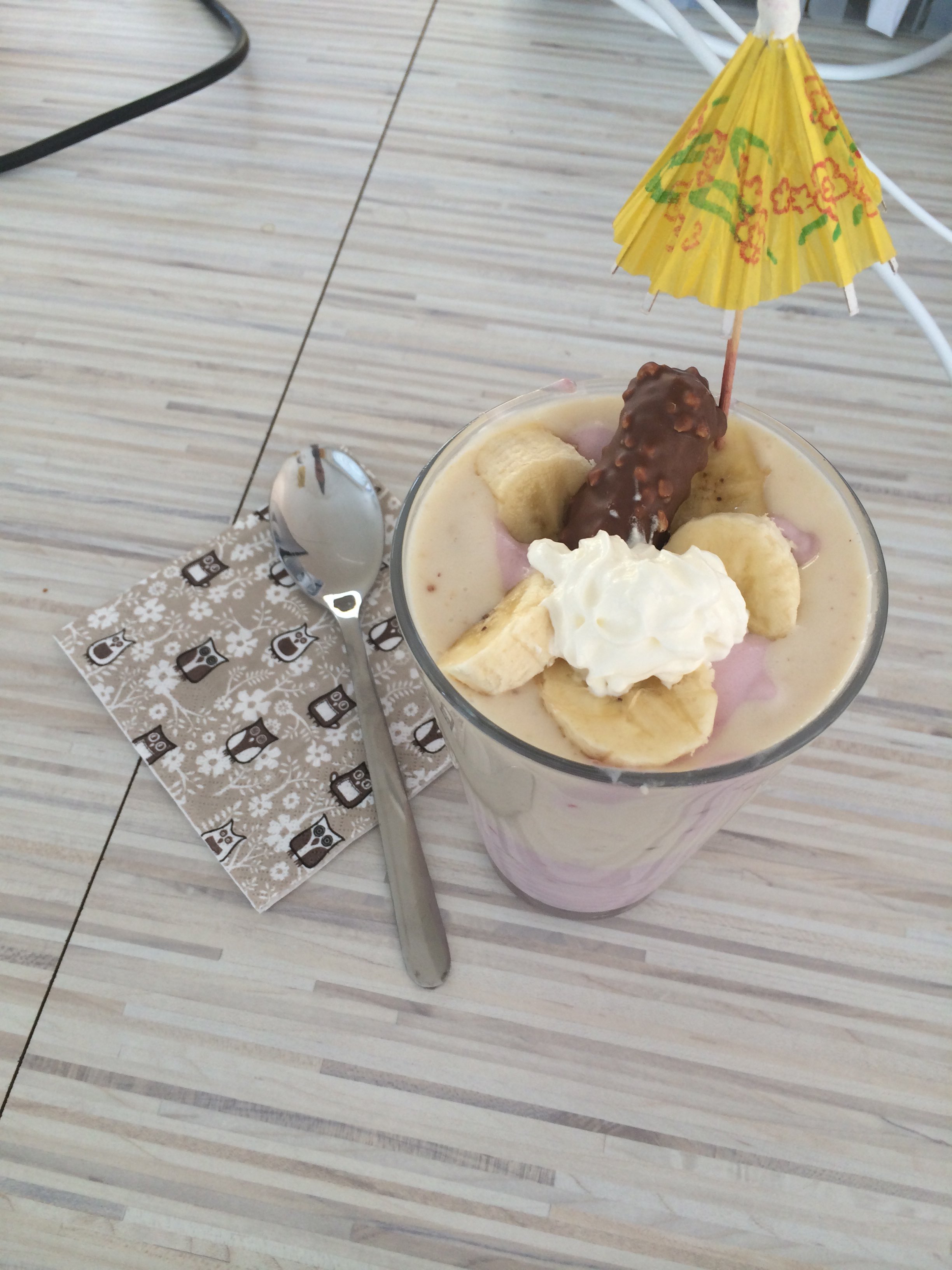 Roxana making smoothies before Bitcoin Expo